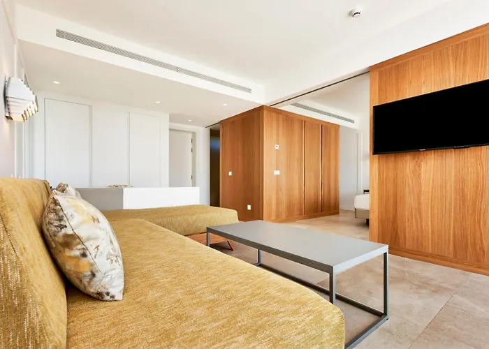 מלון דירות Insotel Prestige & פונטה פרימה