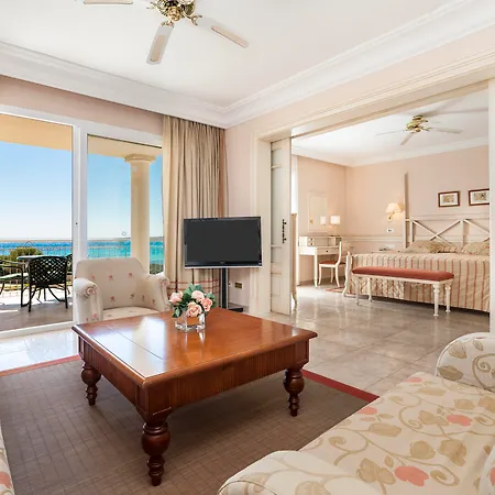 아파트호텔 Insotel Punta Prima Prestige & 5*