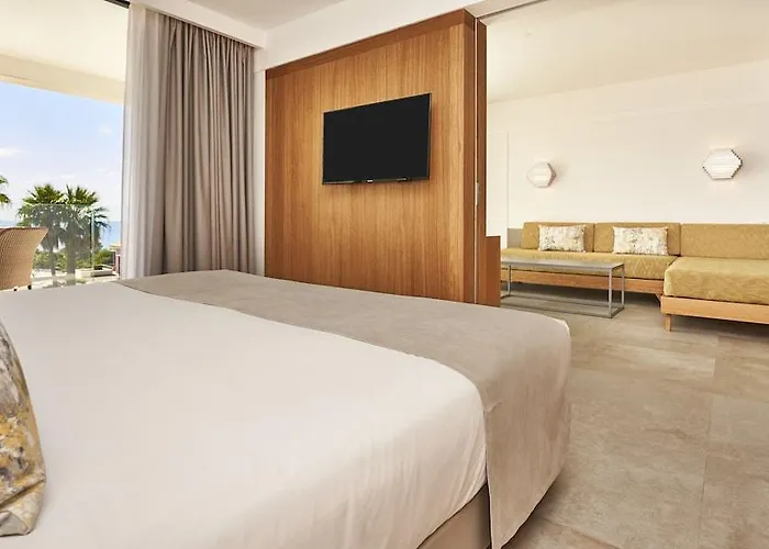 Insotel Prestige & Aparthotel Punta Prima (Menorca)