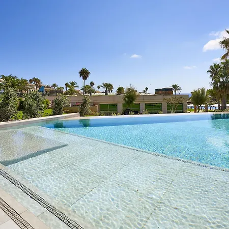 アパートホテル インソテル プンタ プリマ プレステージ スイーツ&スパ