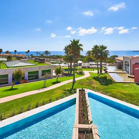 アパートホテル インソテル プンタ プリマ プレステージ スイーツ&スパ プンタ・プリマ