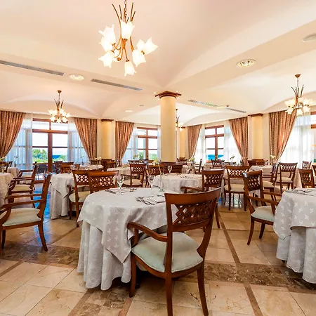 Insotel Punta Prima Prestige & Punta Prima (Menorca)